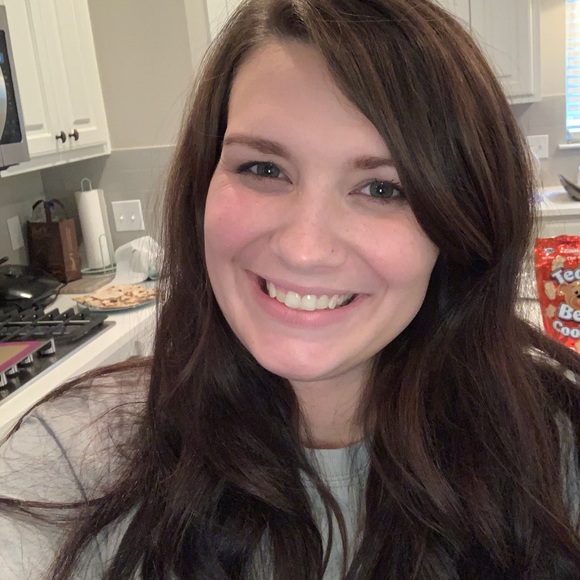Meet your Posher, Allison - Picture 1 of 1